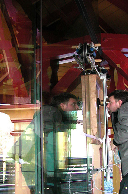 vetrox, glaskratzer, glaskratzer entfernen, glaskratzerentfernung, scratching, graffiti, glass doc, glassanierung, verkratztes glas