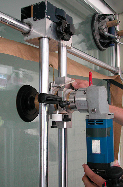 vetrox, glaskratzer, glaskratzer entfernen, glaskratzerentfernung, scratching, graffiti, glass doc, glassanierung, verkratztes glas