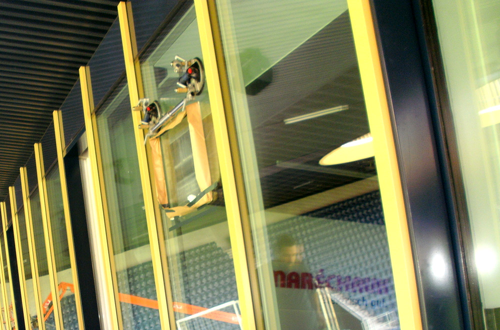 vetrox, glaskratzer, glaskratzer entfernen, glaskratzerentfernung, scratching, graffiti, glass doc, glassanierung, verkratztes glas