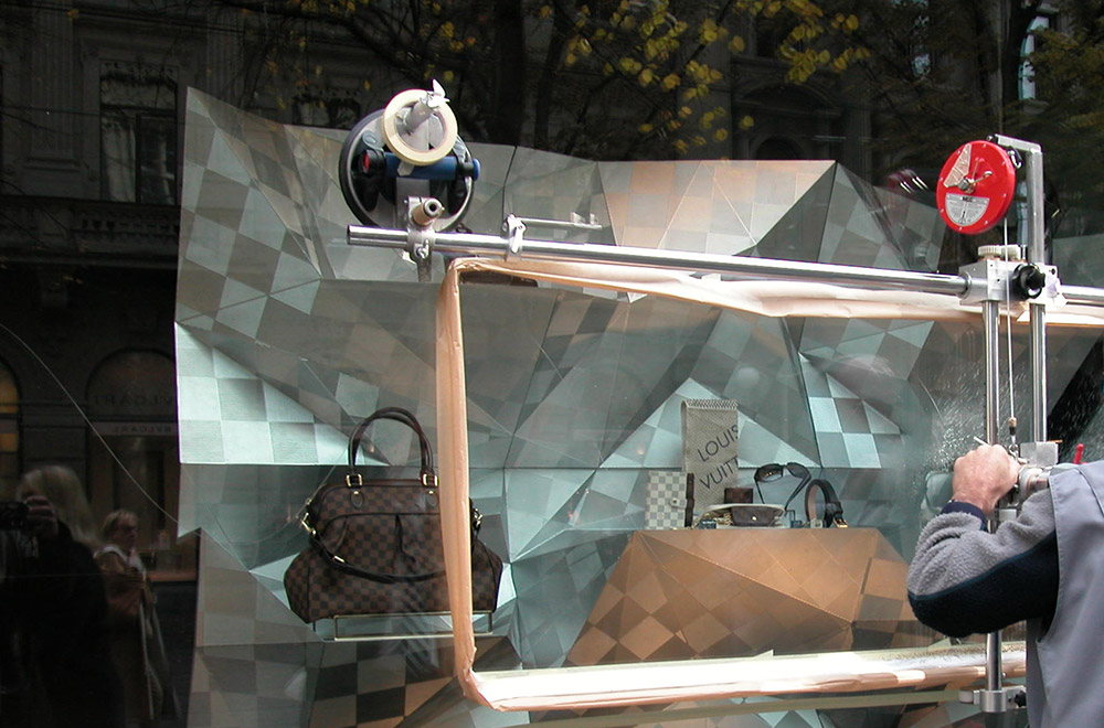 vetrox, glaskratzer, glaskratzer entfernen, glaskratzerentfernung, scratching, graffiti, glass doc, glassanierung, verkratztes glas